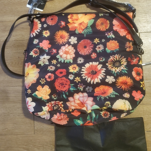 NWT Desigual by Christian Lacroix Bag with Dust Bag. - Picture 14 of 16